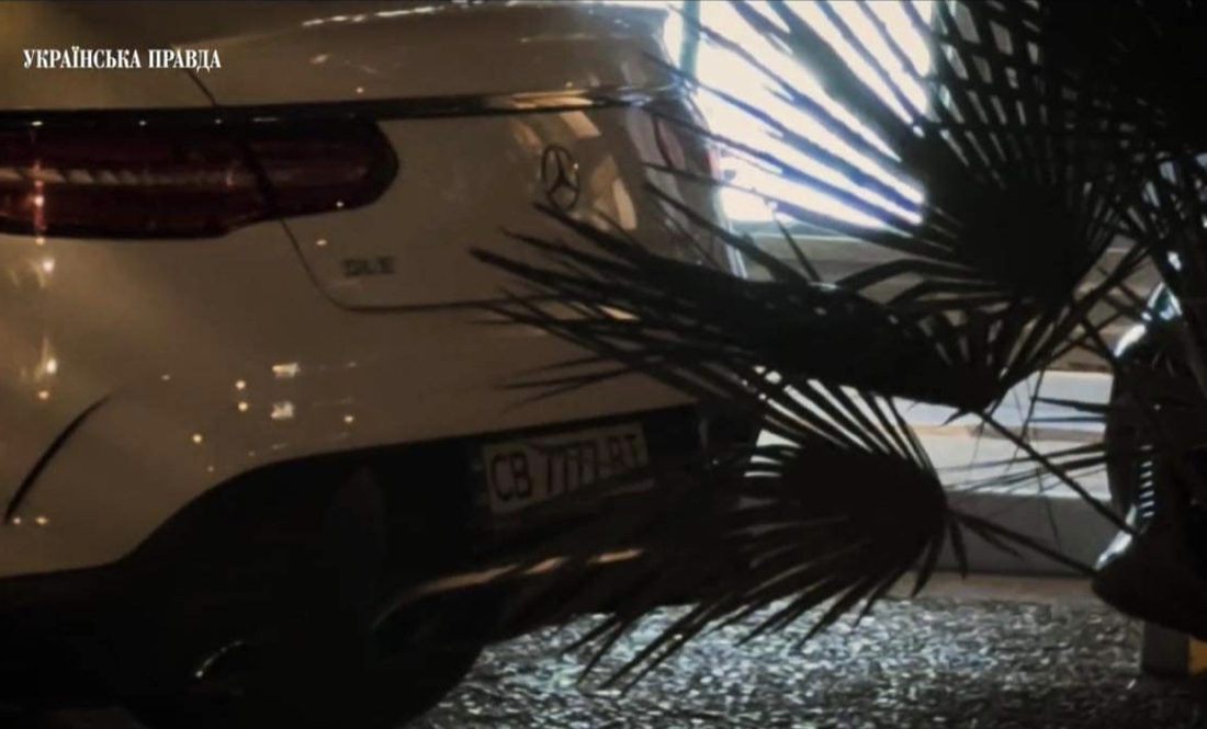 На відео «Української правди» про іспанських віп-втікачів розгледіли авто на чернігівських номерах