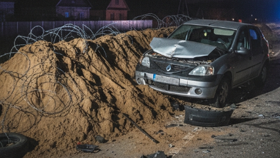 На Чернігівщині водій «Dacia Logan» врізався в блокпост