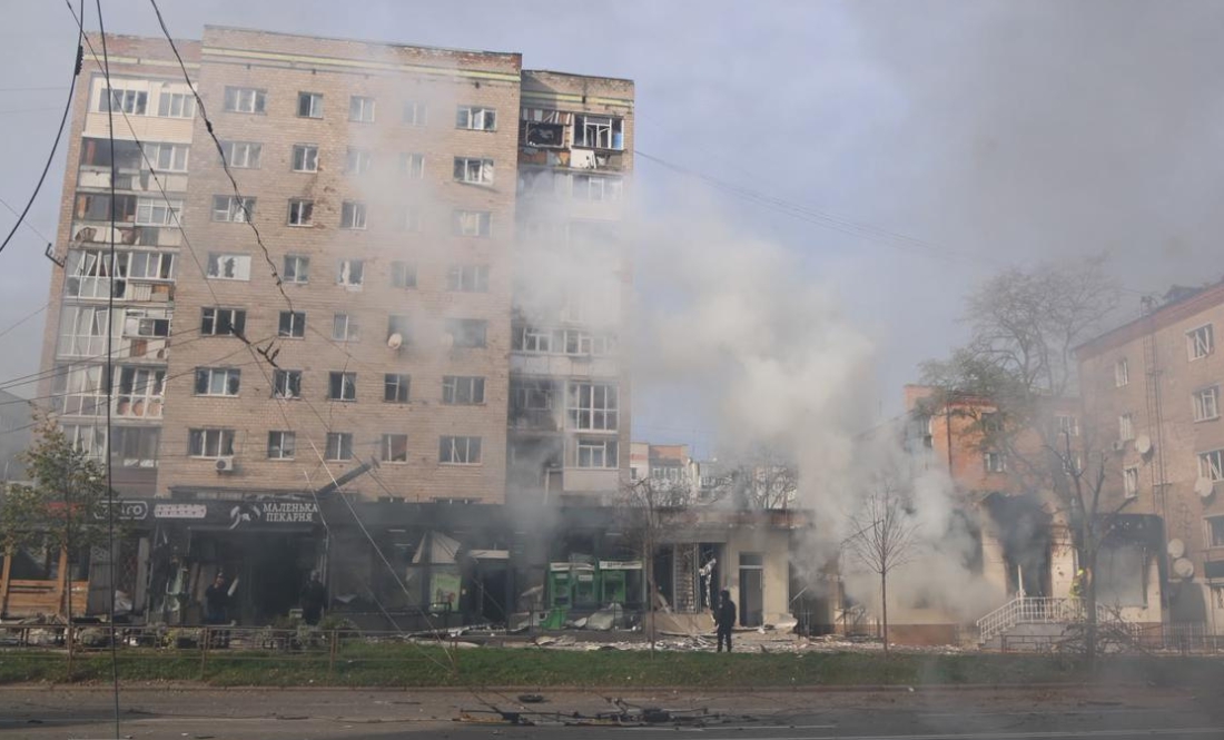 Дві 15-річні дівчини загинули: Росія вдарила «бандероллю» по центру Чернігова
