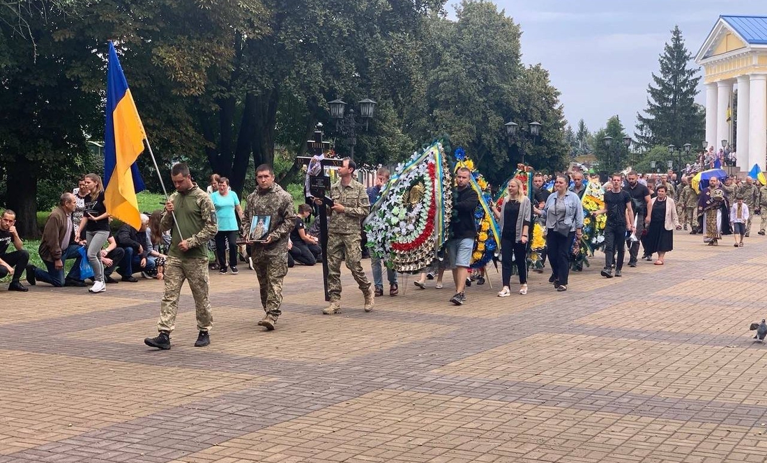 На Чернігівщині провели в останню путь трьох Героїв