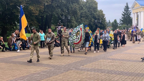 На Чернігівщині провели в останню путь трьох Героїв