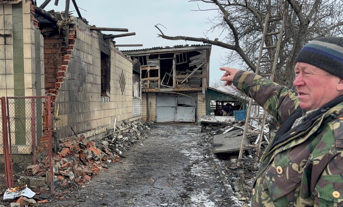 «Як був у спідньому, так і вивів»: чоловік врятував сусіда з палаючого будинку після удару «шахеда»