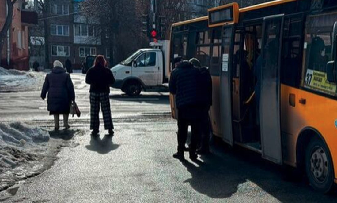 Через проблеми із транспортом у Чернігові скликають сесію міської ради: рішень не пропонують