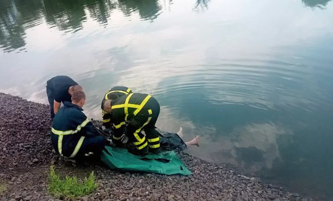 У Чернігівському районі із водойми дістали тіло потопельника