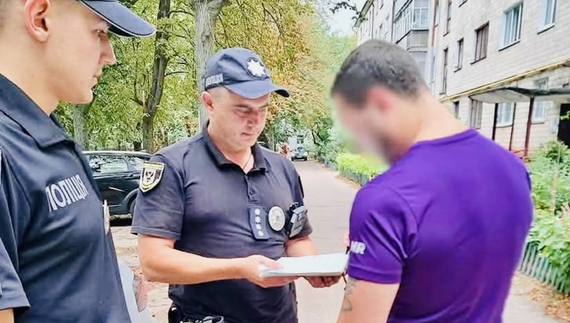Чернігівський хуліган, який зробив свої справи на камеру в укритті - матиме клопіт із законом