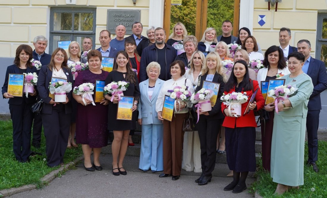 25 найкращих освітян Чернігівщини отримали обласні премії