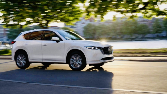 Прокурор з Прилук купила Mazda CX-5 2022 року випуску за 1,07 млн при річному доході на цю ж суму