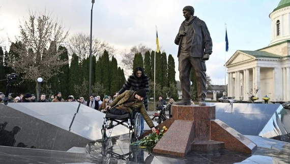 Стало відомо, за чий кошт спорудили памʼятник Олександру Мацієвському в Ніжині