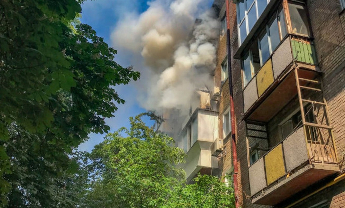 Необережність під час паління: у громаді на Чернігівщині горіли одразу декілька квартир у багатоповерхівці