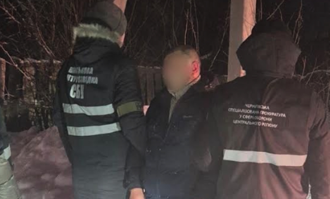Прилаштовував на "небойові посади": на Чернігівщині на хабарі спіймали офіцера ТЦК