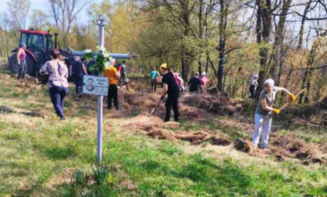 Громада на Чернігівщині вперше колективно прибирає кладовища