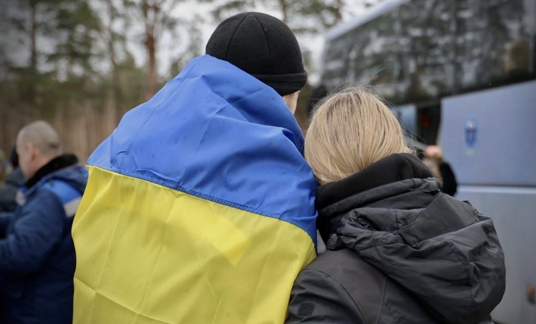 «Усе кинула, куртку вдягла і полетіла»: перед Великоднем з полону повернувся 28-річний захисник