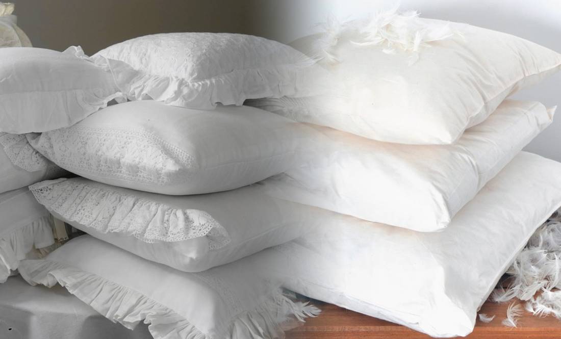 Жінка чистить 100-річні  подушки. Усередині цвяхи, свічки, зерно і сушені жаби