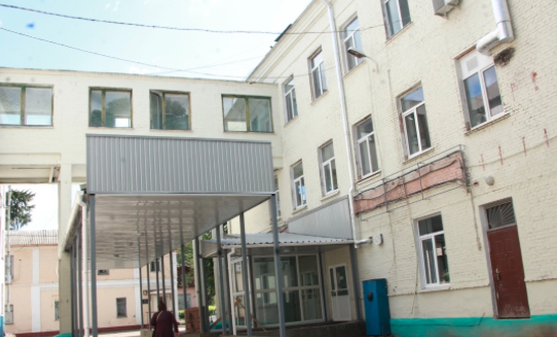 Складний випадок у лікарні на Чернігівщині: 5 метрів кишок — і всі чорні