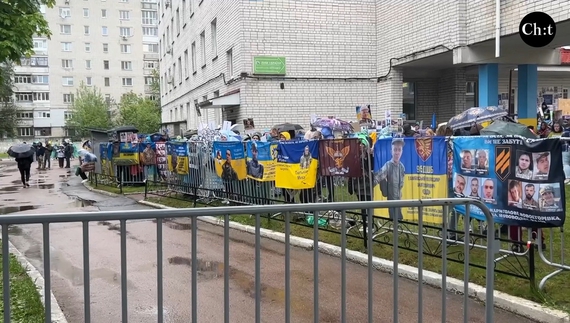 У Чернігові зустрічали військовополонених