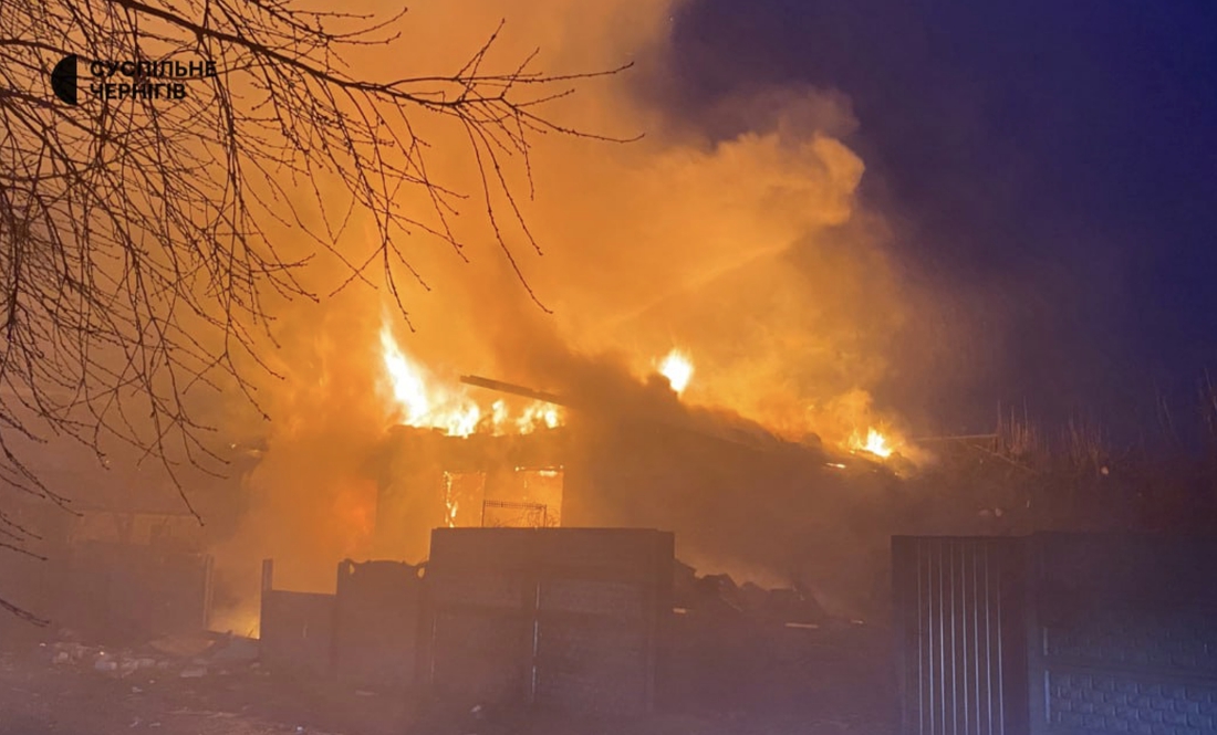 Нічний вибух в Чернігові: постраждали двоє. Фото Суспільне Чернігів