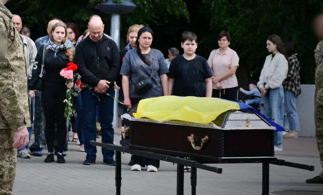 Ніжин попрощався з Єлисеєм Білоусом