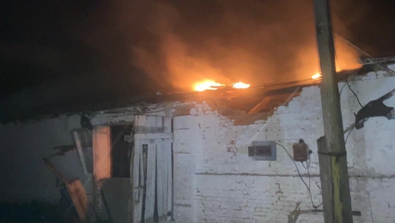 Росіяни розбомбили ангар у прикордонному селі на Чернігівщині