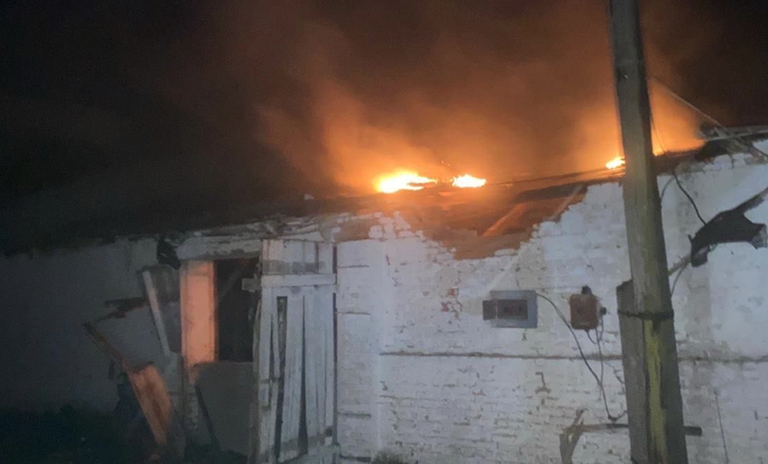 Росіяни розбомбили ангар у прикордонному селі на Чернігівщині