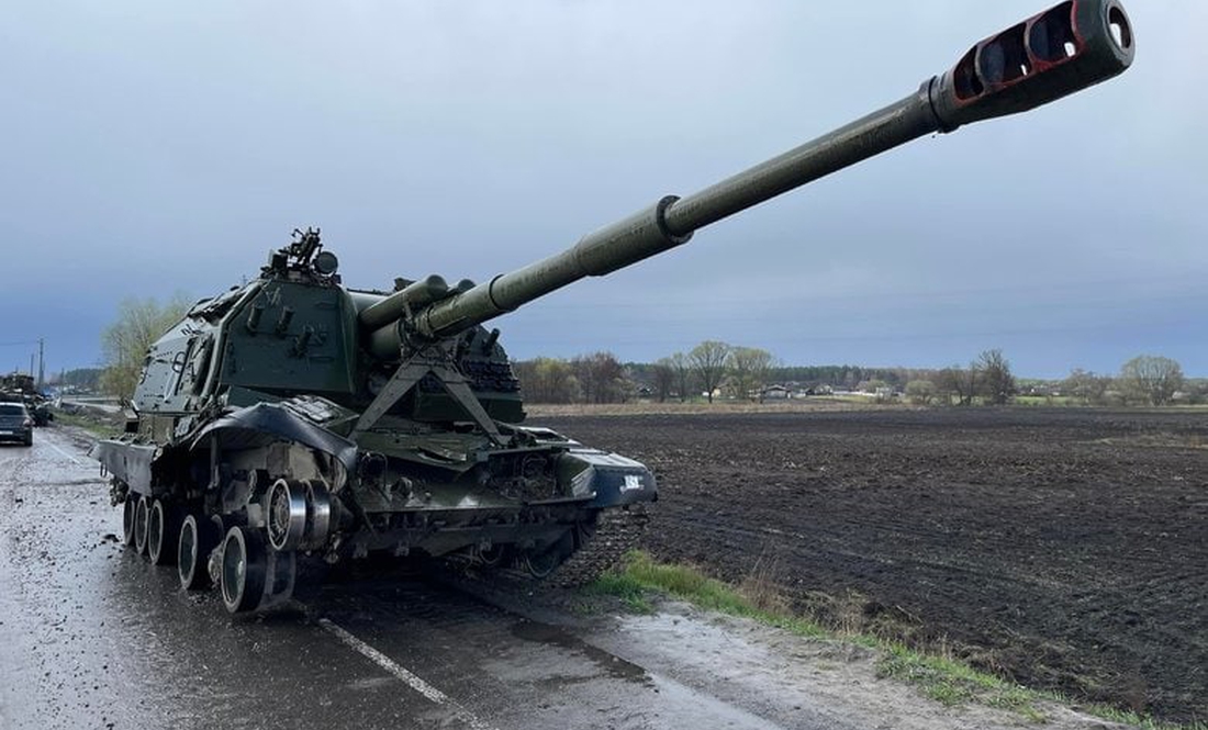 На дорогах Чернігівщини повно решток знищеної російської техніки