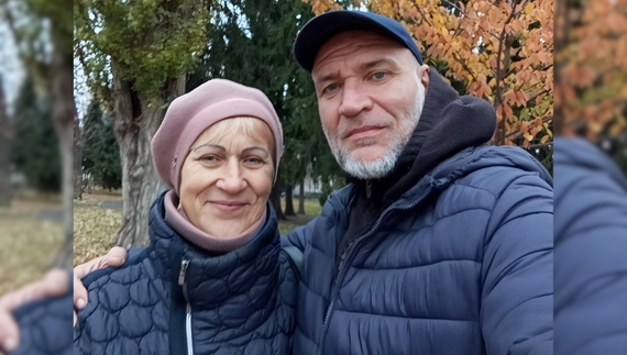 Буває, що пальці болять, а їх немає - протез. Захисник лікується другий рік, дружина поруч