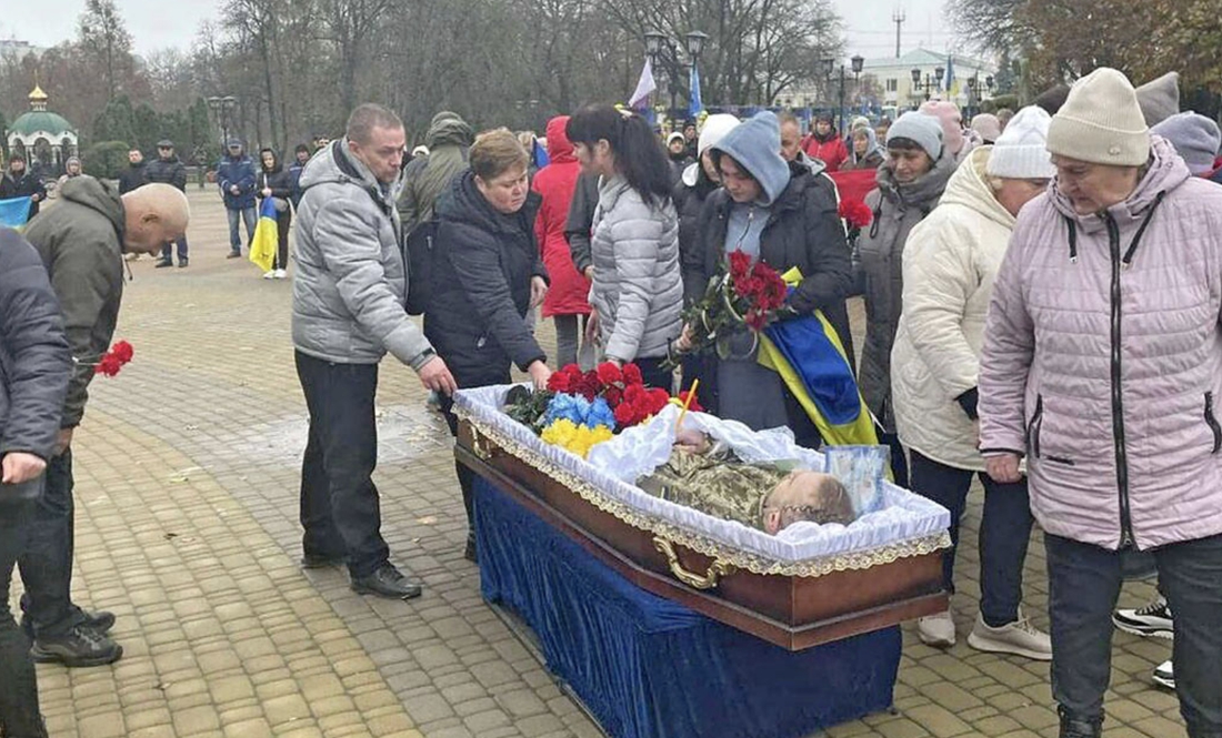 У Прилуках провели в останню путь загиблого військового ЗСУ Михайла Асташенкова