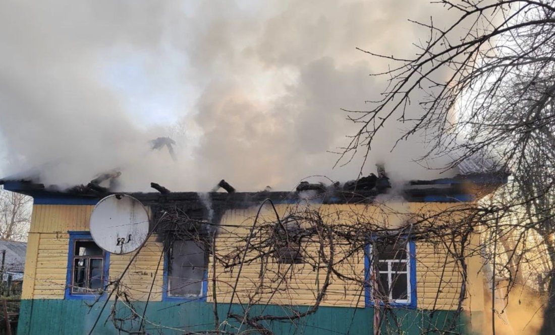 ДСНС показало пожежі на Чернігівщині: будинки горять після російських ударів