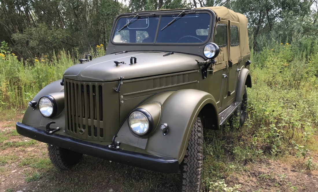 У Чернігівському районі водій "ГАЗ-69" збив мопедиста з пасажиркою