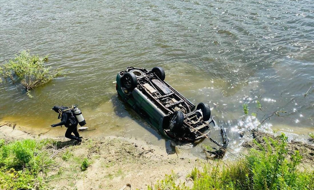 З Десни підняли автомобіль із тілом зниклого чоловіка