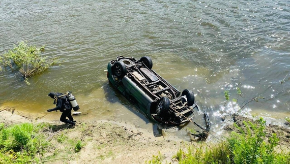 З Десни підняли автомобіль із тілом зниклого чоловіка