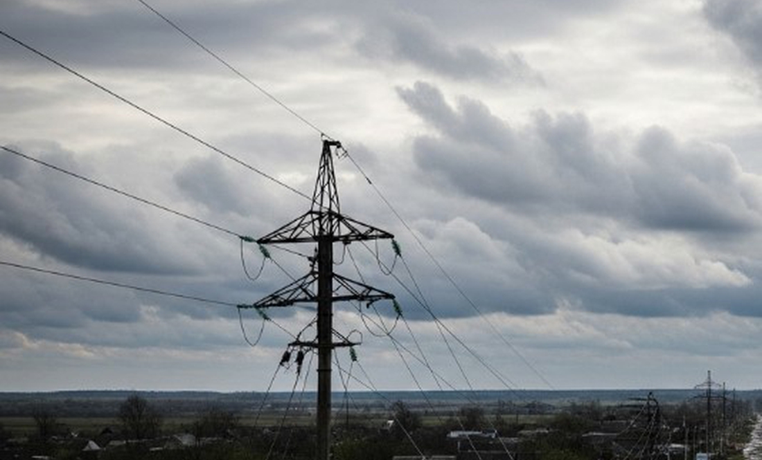 Масштабне знеструмлення на Чернігівщині через негоду: понад 56 тисяч абонентів без світла