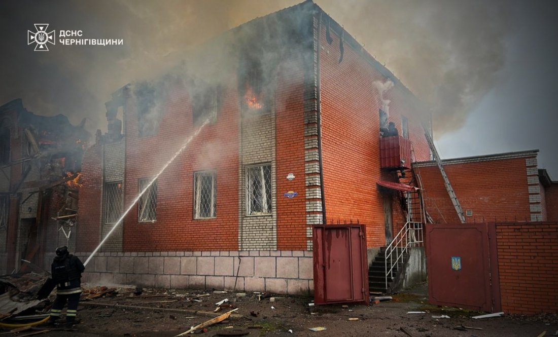 Пошкоджені адмінбудівлі, є поранені: подробиці ударів по райцентрах