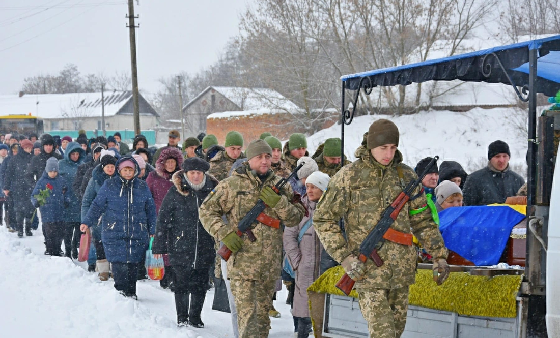 На Чернігівщині поховали трьох захисників, які загинули на фронті