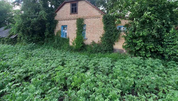 Селянин купив колишню ветлікарню, щоб розширити свій город