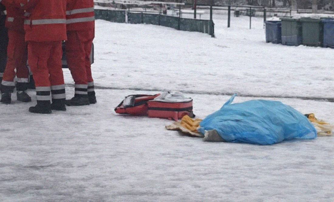 У Ніжині на дорозі знайшли тіло чоловіка з розбитим обличчям: результати експертизи