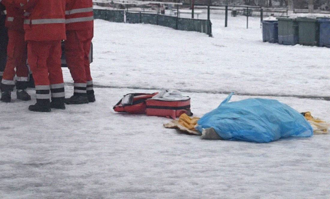 У Ніжині на дорозі знайшли тіло чоловіка з розбитим обличчям: результати експертизи