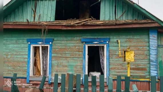 Дрон прилетів у будинок: на Чернігівщині поранені мати з дочкою