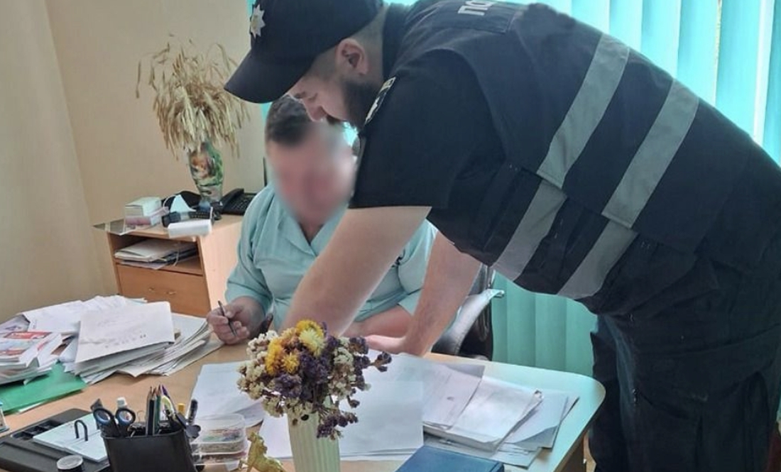 На Чернігівщині посадовець медзакладу вимагав хабарі за лікарняні