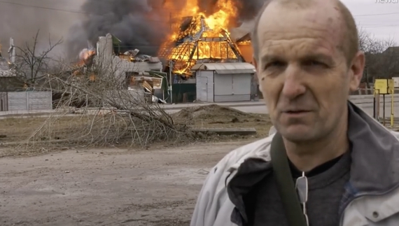 Чернігівці розповідають, як російський літак впав на їх будинки