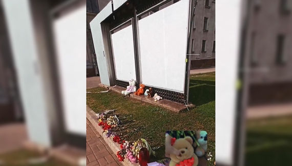 З меморіалу біля драмтеатру покрали дитячі іграшки