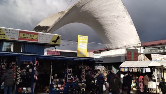 У Чернігові припиняє роботу центральний ринок: в чому причина