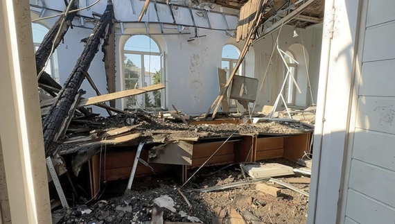 Міська рада Прилук після російського удару. Фото Суспільне