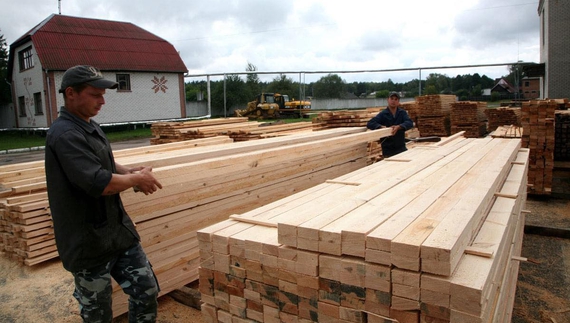 Чернігівські лісівники надали захисникам деревини на 20 млн грн