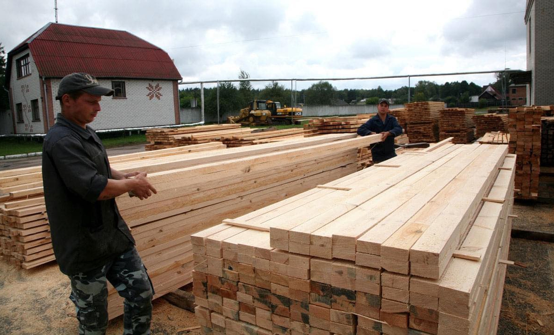 Чернігівські лісівники надали захисникам деревини на 20 млн грн
