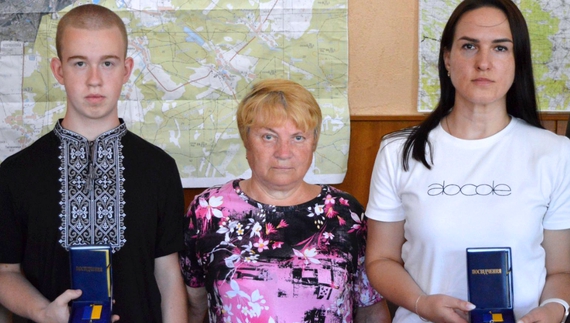 Рідні полеглих братів Камишних