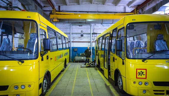 На Чернігівщині придбають новенькі шкільні автобуси. У які громади поїде транспорт