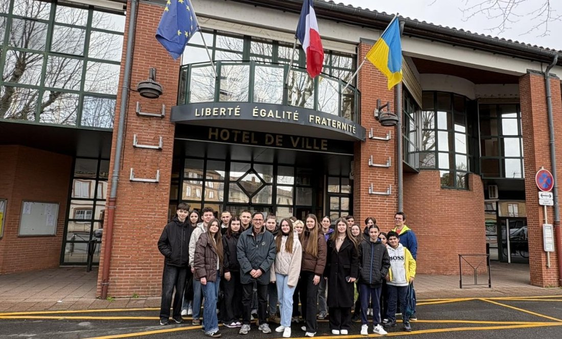 Французький мер особисто зустрів молодь із Куликівської ТГ