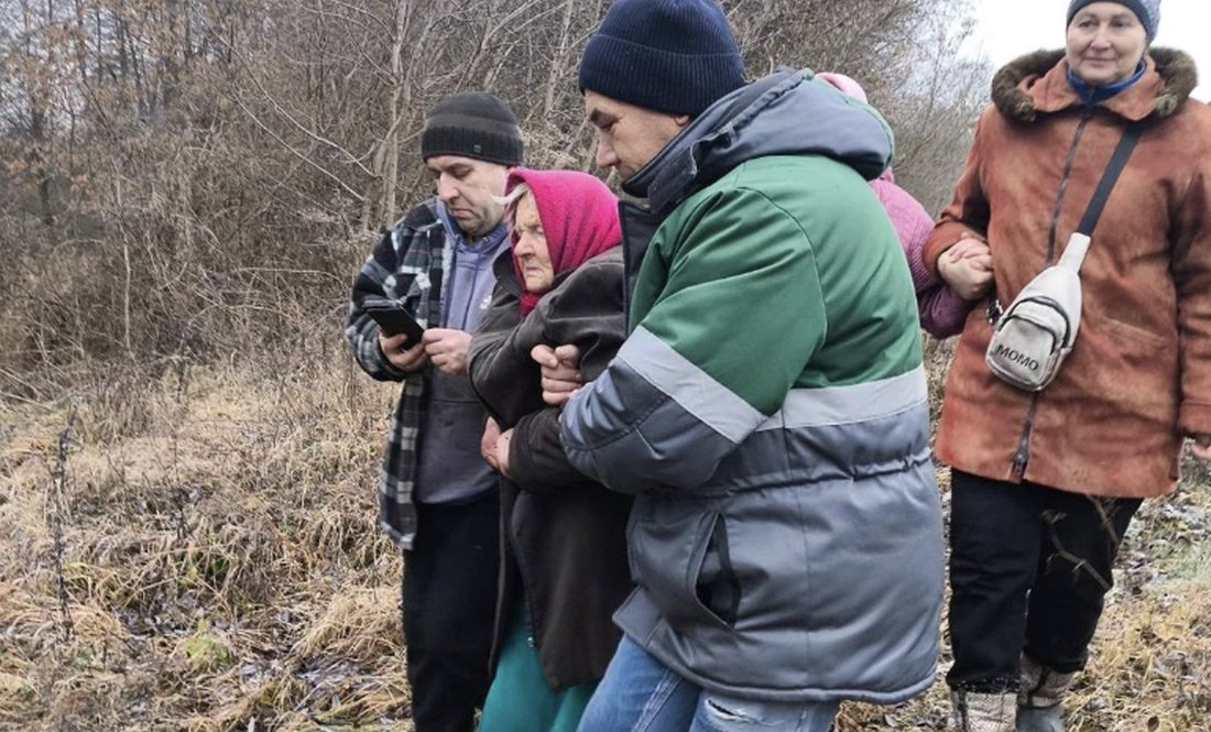На Чернігівщині зниклу бабусю розшукала собака