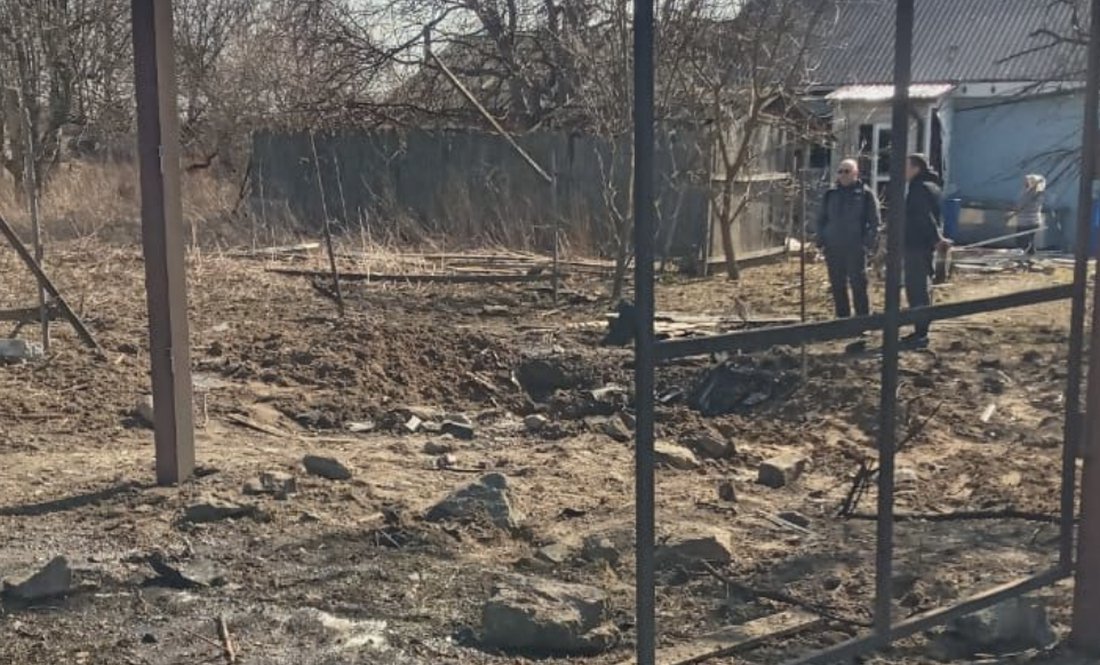 Величезна вирва: у приміській громаді вибухнув "шахед"