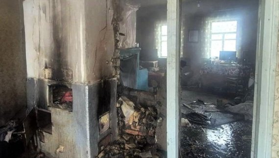 Через забитий димар учаділо літнє подружжя